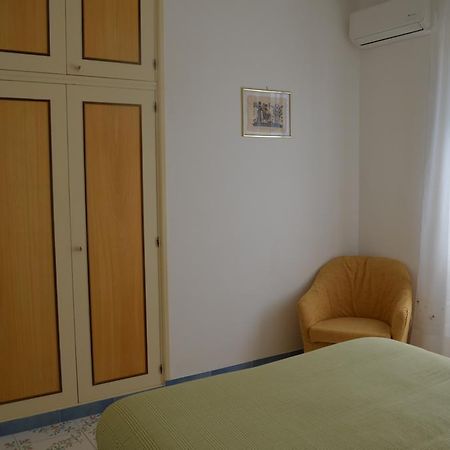 Casa Elena Apartment Майори Стая снимка