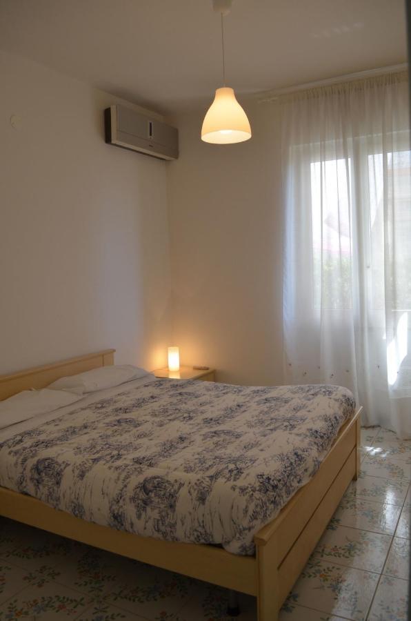 Casa Elena Apartment Майори Стая снимка